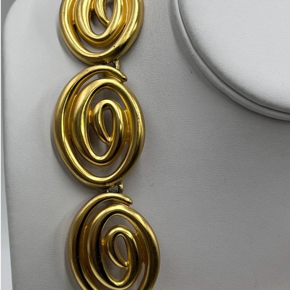 Vintage Modernist‎ Matte Gold Tone Satin Finish Swirl Link Toggle Necklace